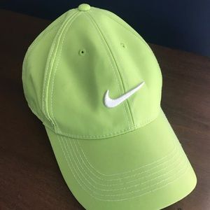 Nike Golf Ball Cap w/ “Lacrosse” Embroidering